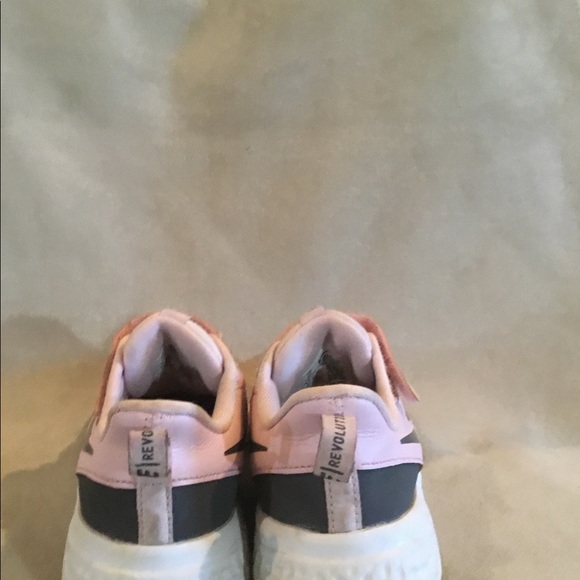 Nike Pale Pink Color - Picture 3 of 6